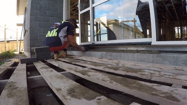 How to Lay Brick Window Sills! New Zealand Bricklaying *GoPro* *2018* смотреть онлайн