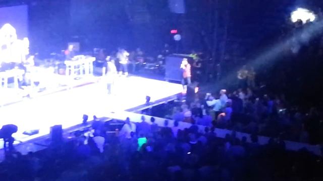 Toby Mac City on our Knees смотреть онлайн