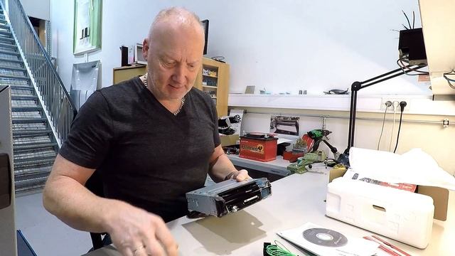 Pioneer AVH-Z7000DAB unboxing and power up test. apple carplay Andriod auto смотреть онлайн