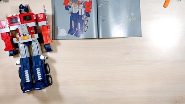 LEGO Transformers 10302 Optimus Prime