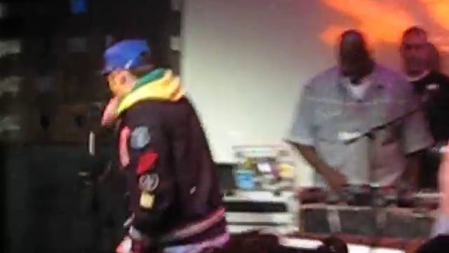 Mac Miller - Nikes On My Feet Live смотреть онлайн