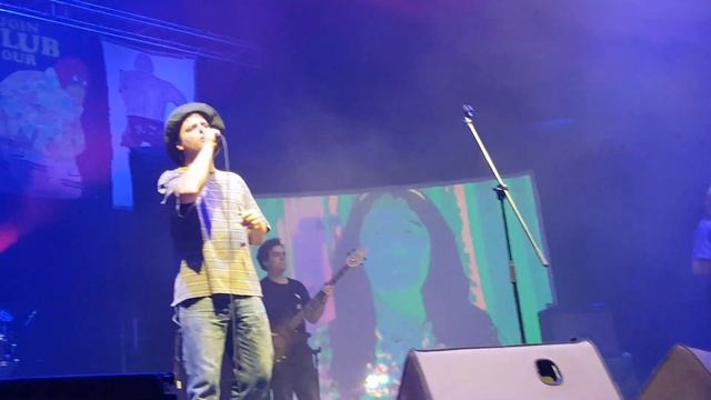 Mac DeMarco - My Old Man Live at Volkswagen Arena 30.11.2019 смотреть онлайн