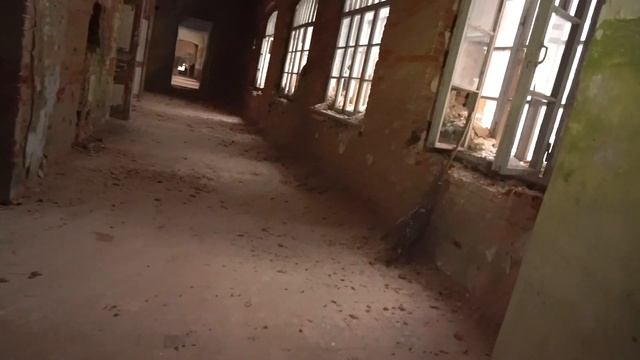 ЗАБРОШЕННАЯ ШКОЛА/ Ни одной живой души...