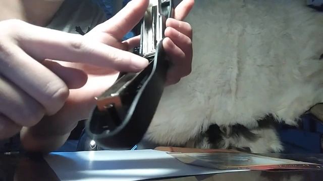 Как устроен и как работает степлер.