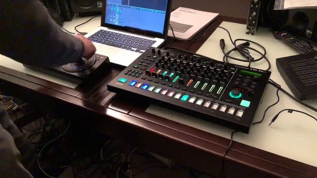 tr8s roland pioneer rmx 500 MacBook Pro Logic x смотреть онлайн