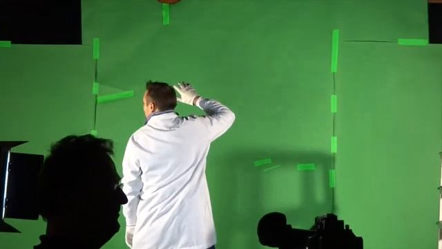 Holographic display with Hublot's watchmaker elves at Baselworld 2013 смотреть онлайн