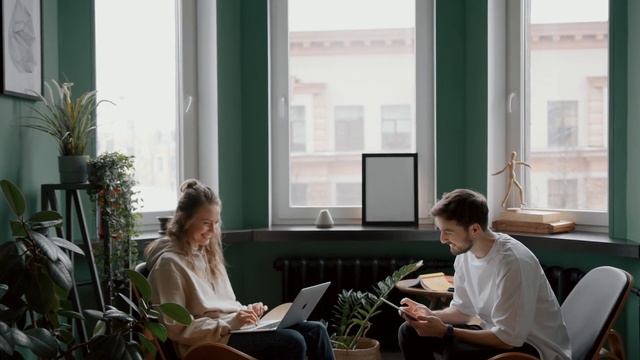 Hoxton Macs MacBook смотреть онлайн