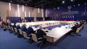 Путин на заседании совета по развитию физической культуры и спорта в Уфе призвал решить проблему ком