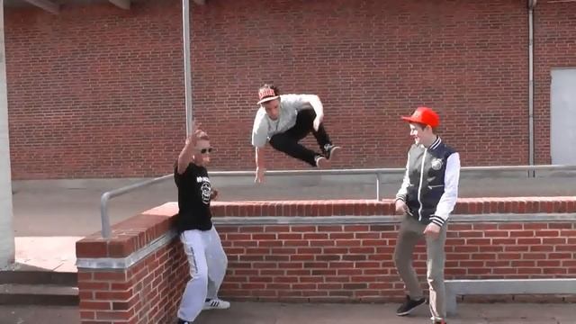 Mac Miller - Nikes on my feet (Parody) смотреть онлайн
