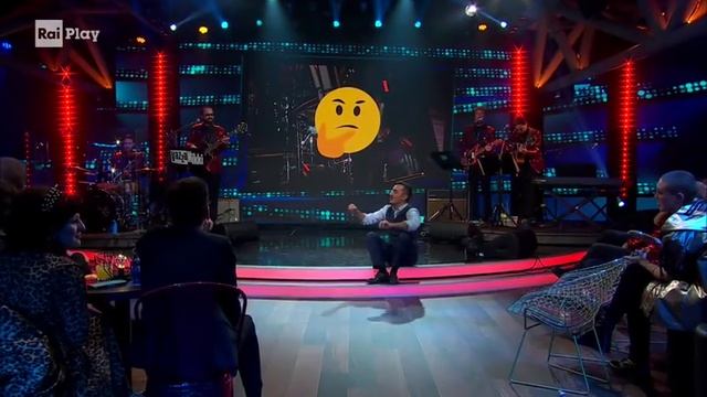 Myss Keta commenta gli outfit dei cantanti - L'AltroFestival смотреть онлайн