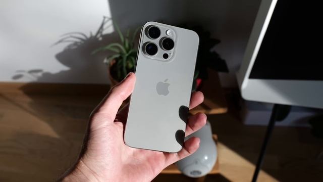 iOS 17.0.3 : Mise à jour Importante pour votre iPhone ! смотреть онлайн