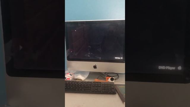Putting blank dvd into imac (part 1/3) смотреть онлайн