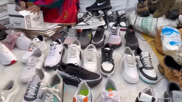 Chor Bazar Delhi Shoes Market Cheap Branded Shoes Market Nike, Adidas, puma, Red Fort Shoes Market смотреть онлайн