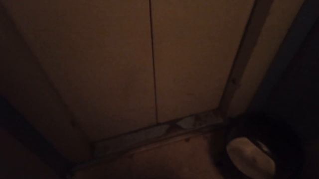 Пассажирский лифт ЩЛЗ-(2010 г.в) в старой панельной 9-этажке проекта 1-464Д-87. смотреть онлайн