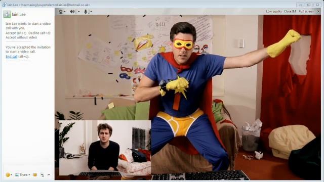 Windows Live Messenger 2011 - The Amazingly Super Talented Iain Lee - HD Video Chat смотреть онлайн