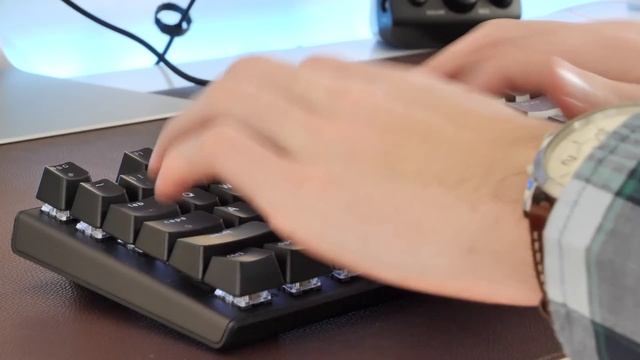 Mechanical keyboard for Macs? Velocifire M87 review смотреть онлайн
