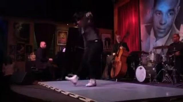 Starinah "Star" Dixon performs Satin Doll смотреть онлайн