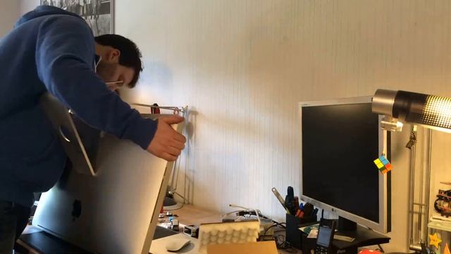 iMac (27'' Late 2009) Festplatten-SSD Umbau Zeitraffer смотреть онлайн