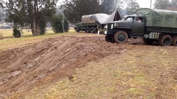 Studebaker US6 — трёхосный грузовой автомобиль фирмы Studebaker Corporation