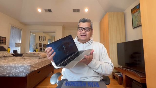 Finally a gift from my daughter | Apple MacBook Air | Let me explain смотреть онлайн