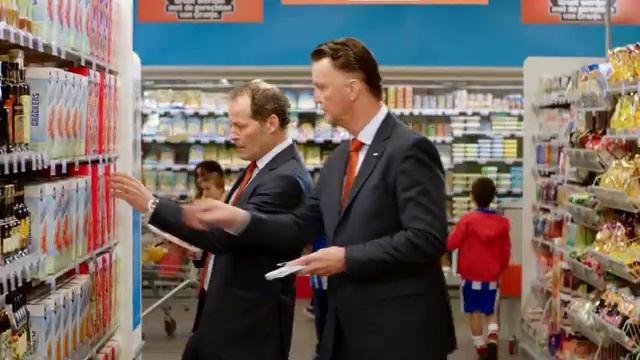 Louis van Gaal en Danny Blind in 'Groot worden met de Gerechten van Oranje' смотреть онлайн