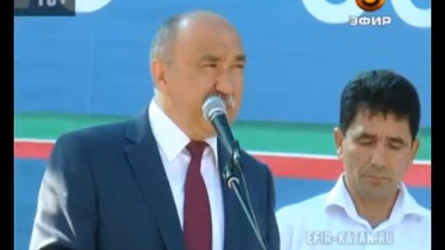 Минниханов нанес рабочий визит в поселок Апастово смотреть онлайн