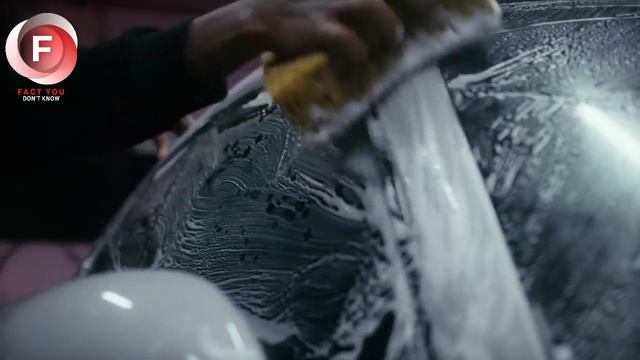 The boy washed the windows of cars to feed his parents, what happened to him later is amazing смотреть онлайн