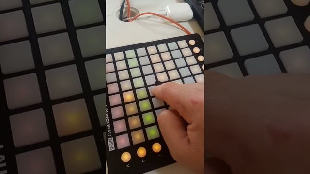 Live Loops of Logic Pro 10.5: using via Midi controller смотреть онлайн