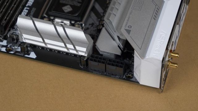 ASRock Z790 Steel Legend WiFi Unboxing, Overview, and Teardown смотреть онлайн