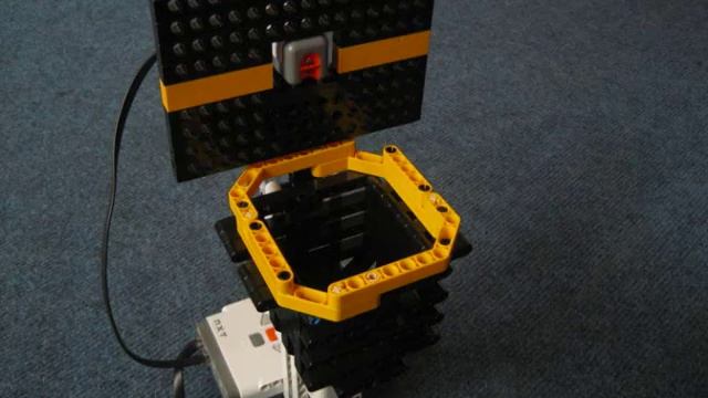 LEGO MINDSTORMS NXT Basketball-playing robot смотреть онлайн