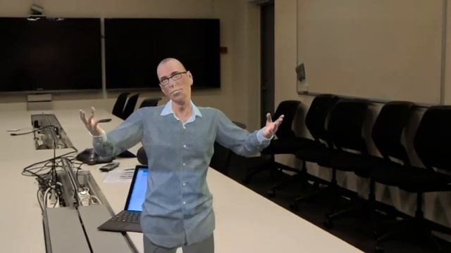 Microsoft HoloLens - Holographic Jakob talking about mixed reality смотреть онлайн