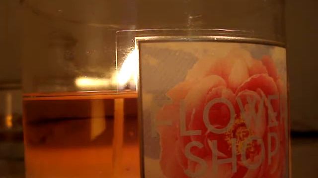 Bath and Body Works Slatkin Candle Review- Candle of the Week: Flower Shop смотреть онлайн