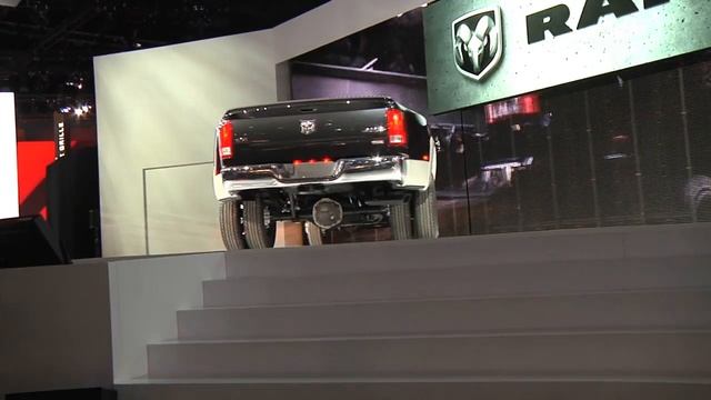 2011 Ram 3500 Heavy Duty - 2011 Chicago Auto Show - LeftLaneNews.com смотреть онлайн