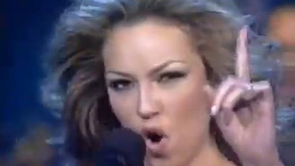 Thalia - A Quién Le Importa (Estados Unidos)