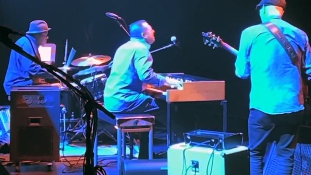The Pat Bianchi Trio @ The Beacon Theatre смотреть онлайн