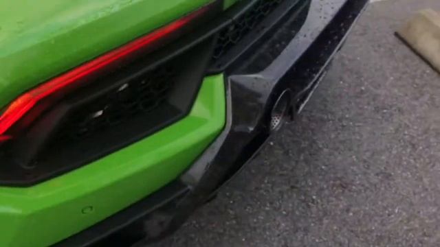Listen to that exhaust! 2018 Lamborghini Huracan Performante! (4K) смотреть онлайн