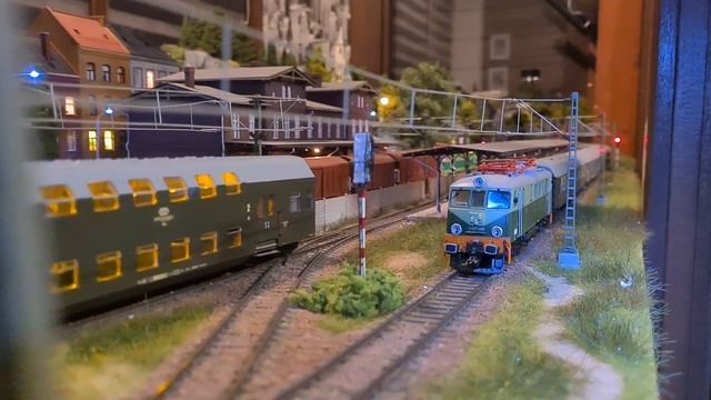 Oko 1-12 + BIPA dcc lights смотреть онлайн
