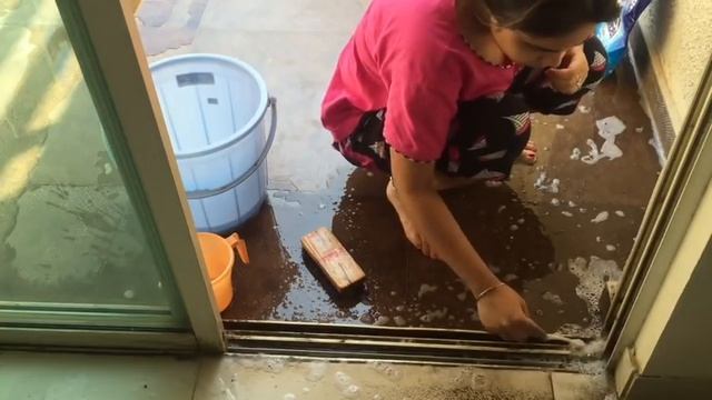 Easiest Way To Clean Sliding Door or Windows | How To Clean Sliding Doors смотреть онлайн