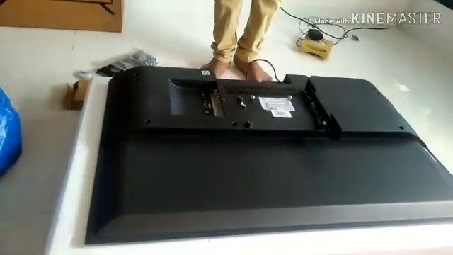 Croma LED TV 98 CM HD-Ready Smart Unboxing and Review смотреть онлайн