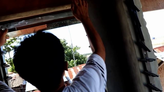 NEW WINDOWS IN OUR HOUSE! (finally!) -BUILDING A HOUSE IN PHILIPPINES смотреть онлайн