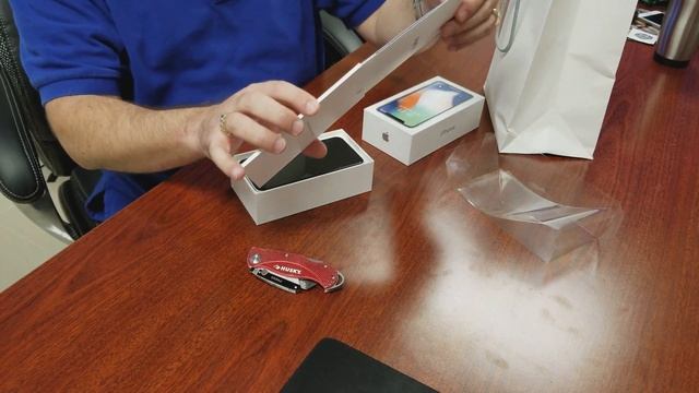 Unboxing the Apple iPhone X 256 GB смотреть онлайн