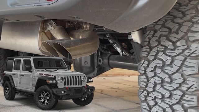 Wrangler Jeep Acceleration & Exhaust Battle смотреть онлайн