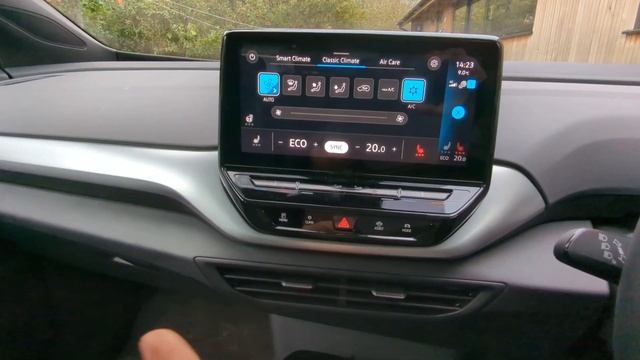 A short chat on operating the Volkswagen ID4 on V3 of their OS смотреть онлайн