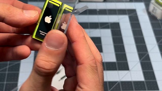 Unsealing Mystery iPods смотреть онлайн