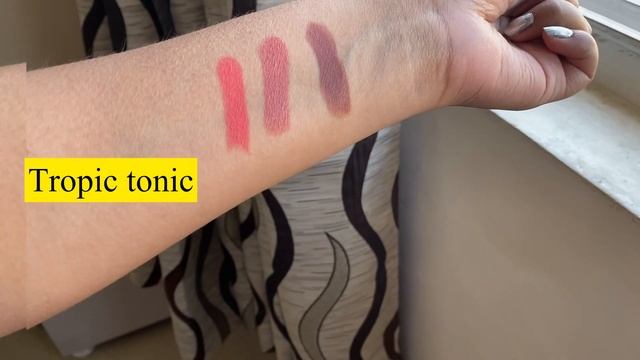 MAC Lipstick Review And Swatches For NC40😍Whirl,smoked Almonds,tropic Tonic,runway Hit &russian Red