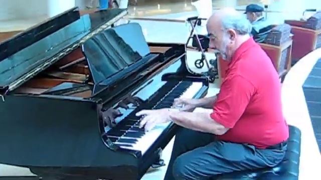 Benton plays "Mac Arthur Park" at Mayo Clinic смотреть онлайн