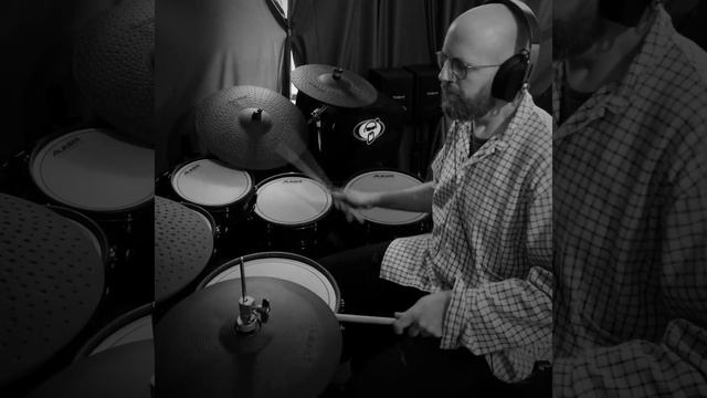 Level 42 - Lying Still - Drum Cover by Alex Humphries смотреть онлайн