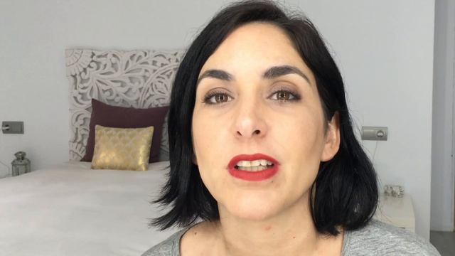 Mac Lipstick Russian Red смотреть онлайн
