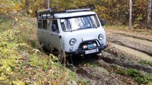 Уаз буханка по грязи