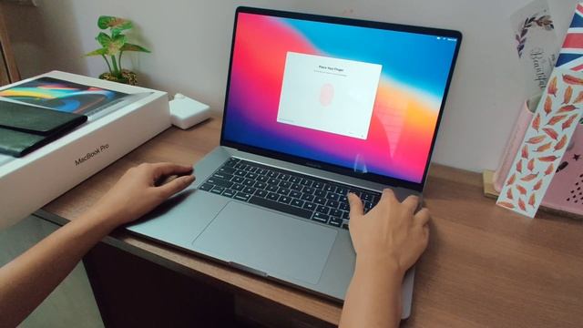 Unboxing MacBook Pro | Free AirPods | Student offer | University Student смотреть онлайн